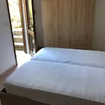 Indipendente Immersa Nel *
